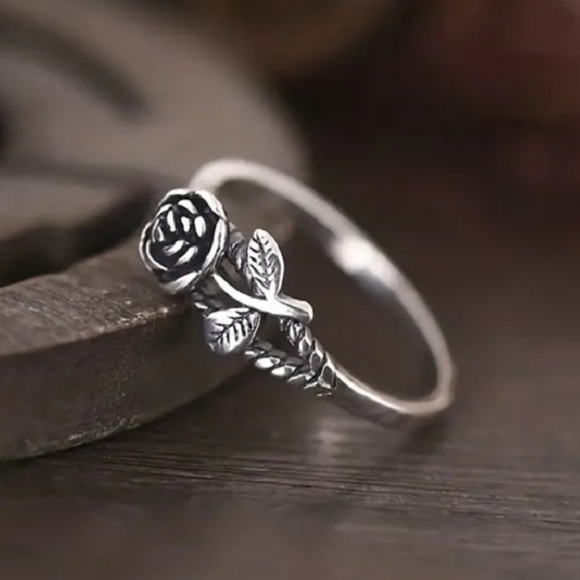 NEW! Vintage look  rose ring.  Eternal love  🌹 - Picture 7 of 7